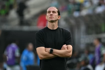 com-queda-do-campeao-filipe-luis,-brasileirao-tem-4-tecnicos-demitidos-em-4-rodadas