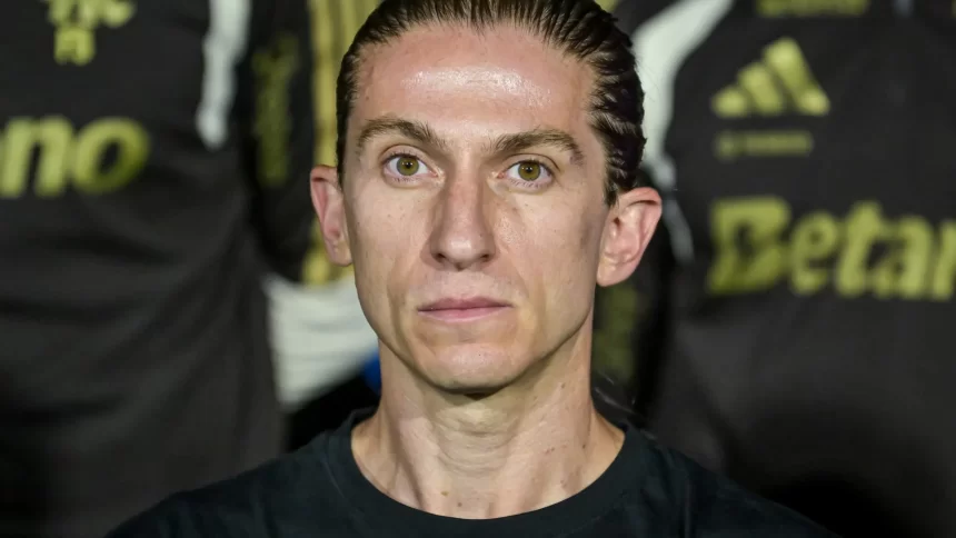 filipe-luis-faz-despedida-emocionante-do-flamengo:-“levo-no-coracao”