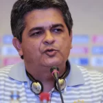 tecnico-ney-franco-fica-preso-no-qatar-e-relata-explosoes-em-meio-a-guerra-no-ira