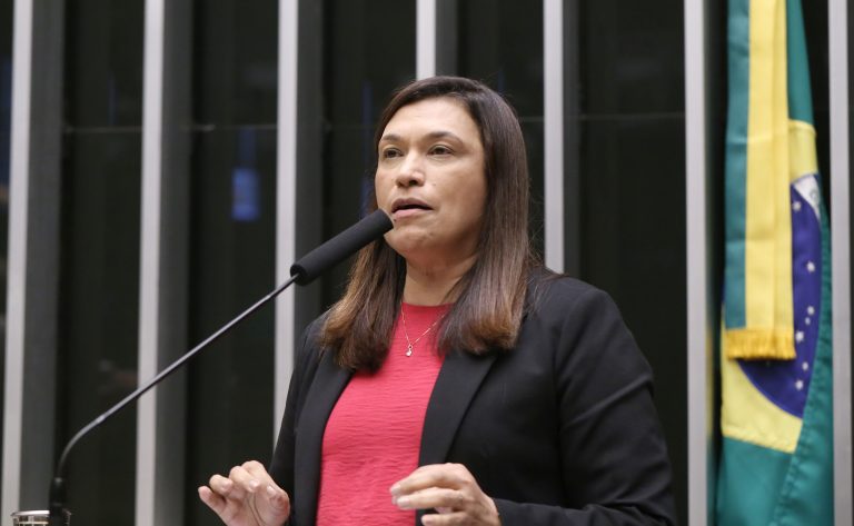 comissao-aprova-politica-de-inclusao-digital-para-municipios-com-recursos-do-fust