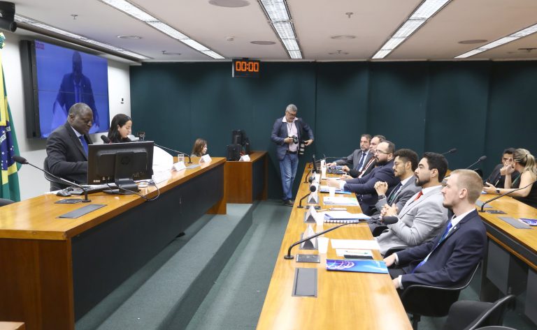 debate-sobre-microcredito-destaca-importancia-da-educacao-financeira