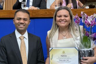 deputado-moisemar-homenageia-elsimara-aguiar-lima-em-sessao-solene-pelo-dia-da-mulher