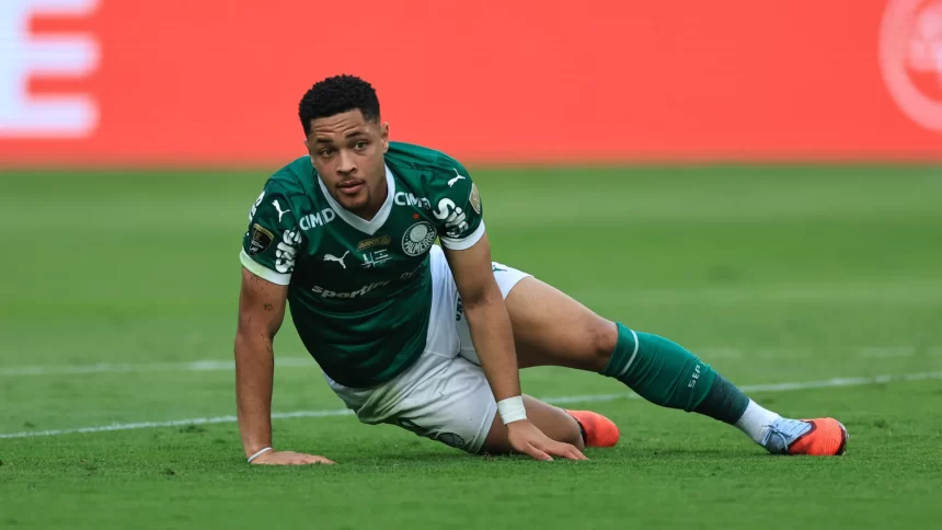 vitor-roque-treina-separado-e-corre-para-se-recuperar-a-tempo-da-final