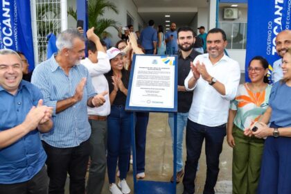 presidente-amelio-cayres-acompanha-entrega-de-obra-e-premios-a-professores-em-porto-nacional