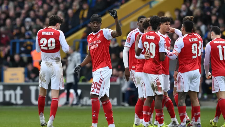 arsenal-supera-pressao-do-mansfield,-vence-por-2-a-1-e-avanca-na-copa-da-inglaterra