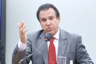 comissao-debate-com-ministro-luiz-marinho-fim-da-escala-6×1-e-reducao-da-jornada-de-trabalho