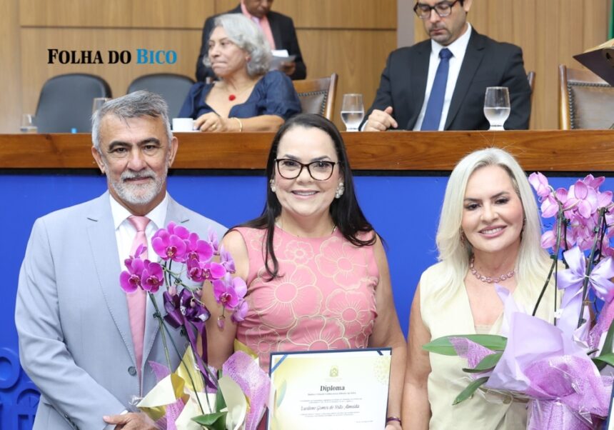 buriti:-prefeita-lucilene-brito-e-homenageada-em-sessao-solene-do-dia-da-mulher-na-aleto