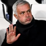 ex-chelsea-detona-mourinho:-“hipocrita.-tem-jogadores-negros-no-benfica”