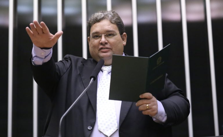 projeto-autoriza-sus-a-usar-hospitais-privados-para-zerar-filas-de-cirurgia-bariatrica