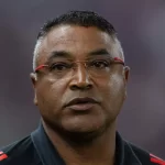 sao-paulo-tem-negativa-de-filipe-luis-e-sonda-roger-machado