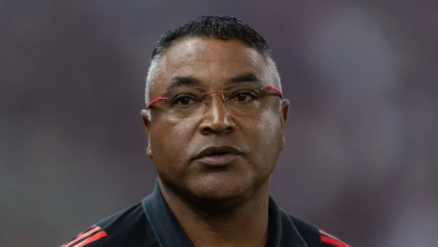 sao-paulo-tem-negativa-de-filipe-luis-e-sonda-roger-machado