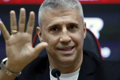 crespo-e-quinto-tecnico-demitido-no-brasileirao-em-2026