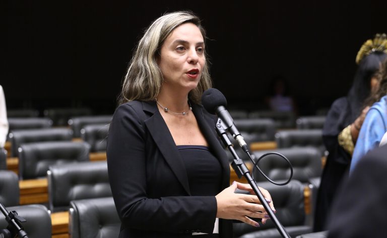 camara-aprova-uso-imediato-de-tornozeleira-eletronica-por-agressor-de-mulher-que-permaneca-em-risco