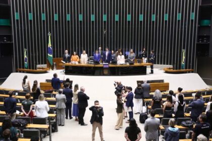 deputados-lancam-carta-compromisso-para-incluir-a-protecao-animal-no-debate-eleitoral