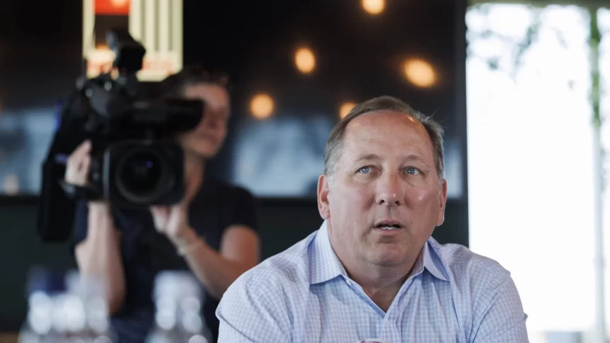 textor-diz-que-nao-ve-jogo-pensando-em-dinheiro-e-quer-‘surra’-do-botafogo