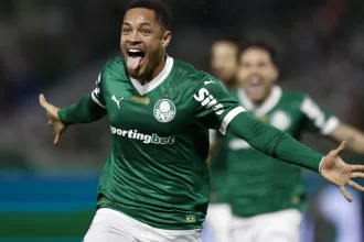 desgastado,-vitor-roque-vira-duvida-no-palmeiras-antes-de-convocacao