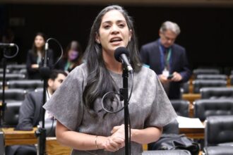 camara-aprova-levantamento-de-dados-sobre-impacto-da-crise-climatica-na-vida-de-mulheres-e-meninas