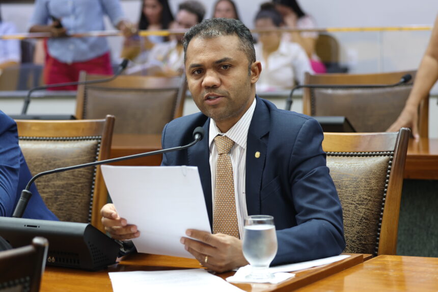 moisemar-marinho-defende-nivel-superior-para-ingresso-na-policia-penal-e-no-sistema-socioeducativo