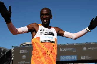 em-turne-de-‘conexao-com-os-fas’,-bicampeao-olimpico-eliud-kipchoge-correra-maratona-de-porto-alegre