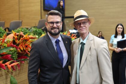 mantoan-participa-da-entrega-do-selo-municipio-amigo-do-futuro