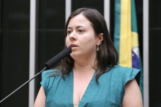 comissao-aprova-inclusao-de-livros-didaticos-e-juridicos-na-politica-de-logistica-reversa