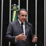 comissao-aprova-regra-que-cobra-multas-antigas-do-ex-proprietario-e-cria-novo-seguro-obrigatorio