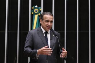comissao-aprova-regra-que-cobra-multas-antigas-do-ex-proprietario-e-cria-novo-seguro-obrigatorio