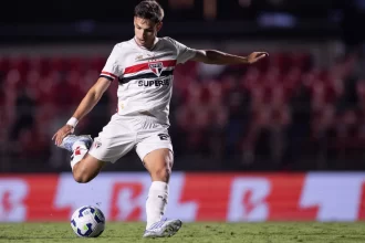 justica-aceita-acordo-com-jogador-do-sao-paulo-apos-ofensa-xenofobica-na-libertadores