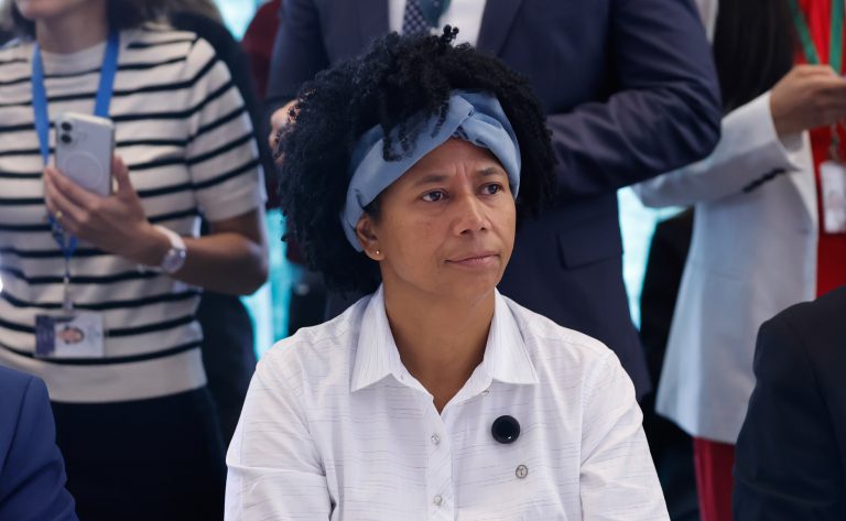 projeto-restringe-uso-de-medicamentos-manipulados-em-utis-neonatais