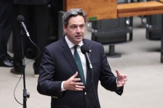 projeto-proibe-entrada-e-residencia-de-estrangeiros-sem-documentacao-no-brasil