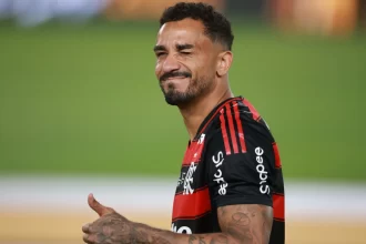 como-danilo-ajuda-na-imersao-do-tecnico-leonardo-jardim-no-flamengo
