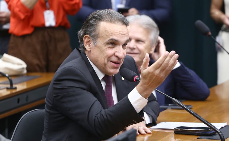 comissao-aprova-descontos-na-cnh-para-pcds,-idosos-e-beneficiarios-de-programas-sociais