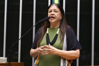 comissao-aprova-deduzir-salario-maternidade-de-tributos-pagos-por-pequena-empresa