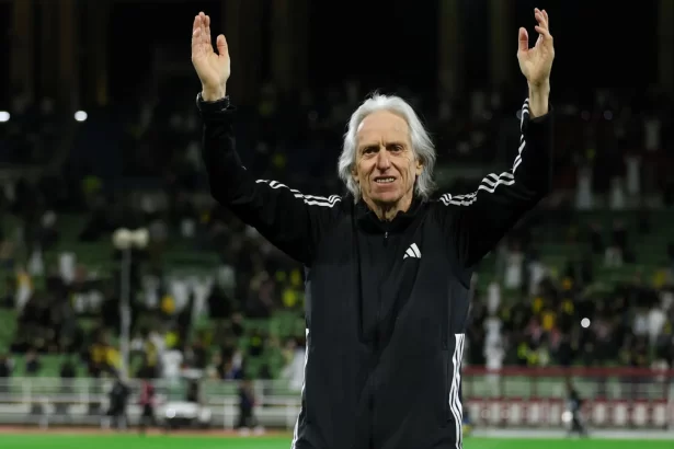 jorge-jesus-elogia-joao-felix-e-fixa-prazo-para-cristiano-ronaldo
