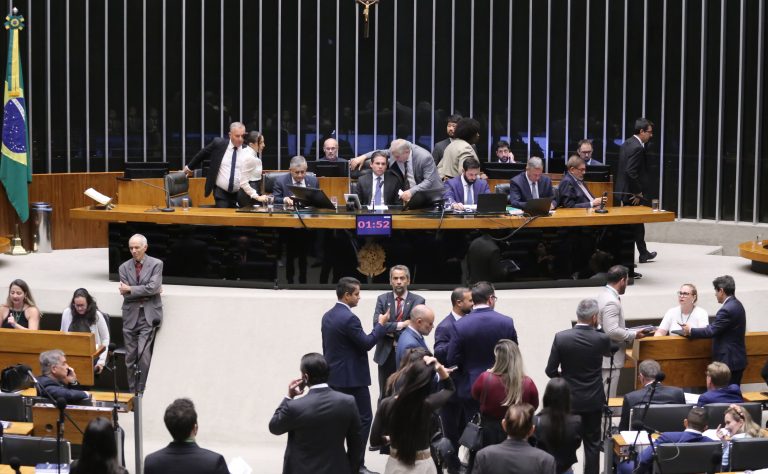 camara-aprova-regime-de-urgencia-para-12-projetos-de-lei