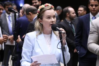 comissao-aprova-projeto-que-facilita-matricula-em-cidade-vizinha-mais-proxima-da-residencia