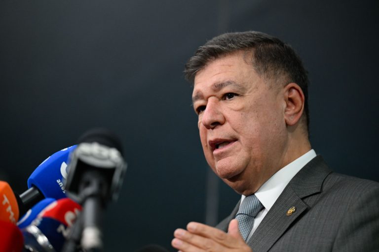 cpmi-do-inss-votara-convites-para-ouvir-galipolo-e-campos-neto