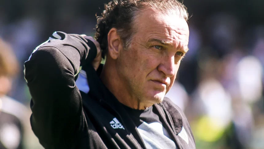 santos-anuncia-contratacao-de-cuca-apos-demissao-de-vojvoda