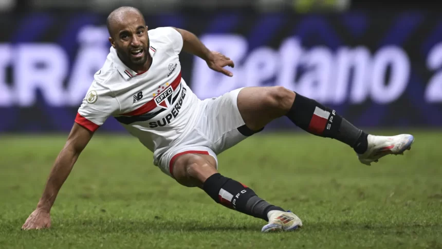 lucas-moura-fratura-costelas-e-revive-‘pesadelo’-de-2025-no-sao-paulo