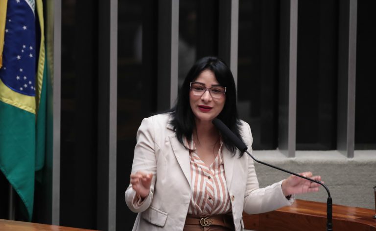 comissao-aprova-proposta-para-garantir-acesso-de-mulher-do-campo-a-acoes-contra-o-cancer