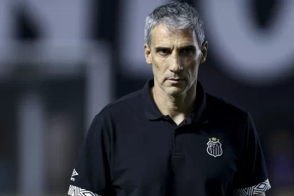 vojvoda-nao-resiste-a-derrota-para-o-internacional-e-nao-e-mais-o-tecnico-do-santos