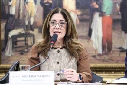 comissao-aprova-projeto-que-criminaliza-divulgacao-de-jogos-perigosos-para-criancas-na-internet