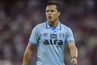 cirurgia-de-marlon-e-bem-sucedida-e-jogador-do-gremio-deve-ter-alta-neste-domingo