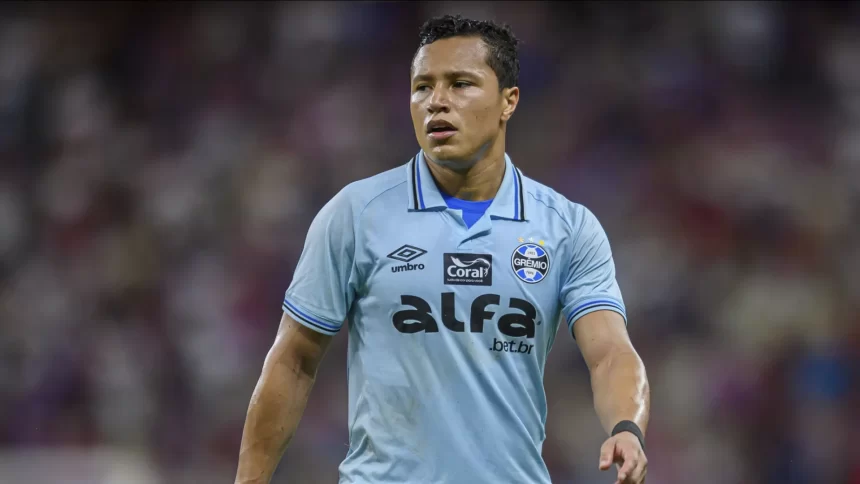 cirurgia-de-marlon-e-bem-sucedida-e-jogador-do-gremio-deve-ter-alta-neste-domingo