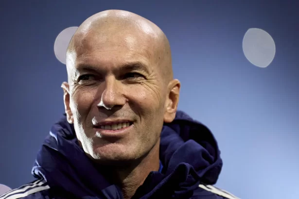zidane-acerta-com-a-selecao-da-franca-e-deve-assumir-apos-a-copa-de-2026