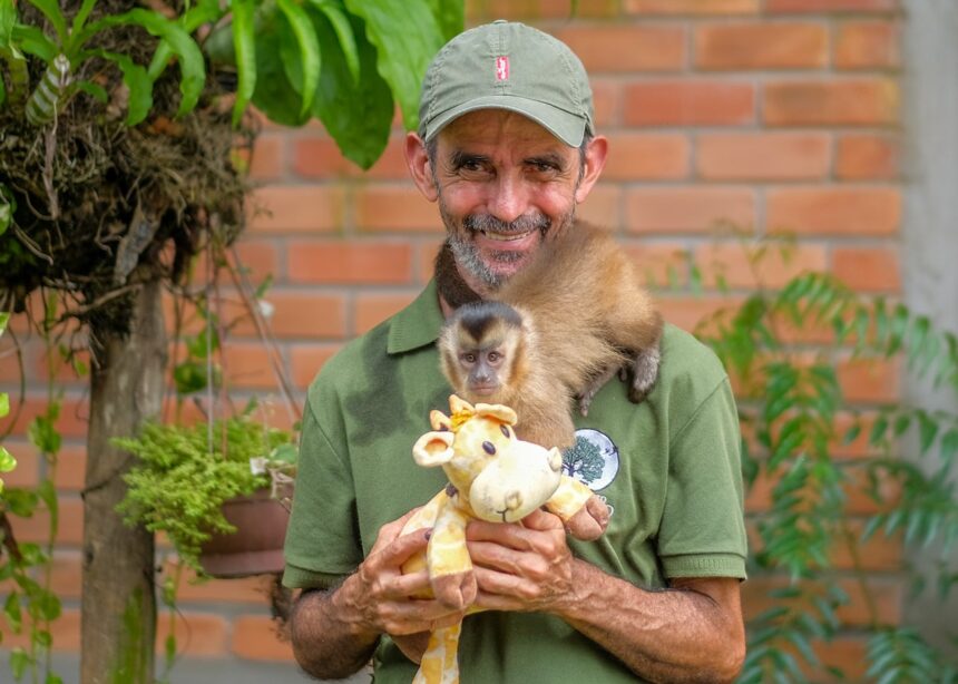 apos-perder-familiares,-voluntario-enfrenta-a-depressao-por-meio-do-cuidado-com-animais-silvestres