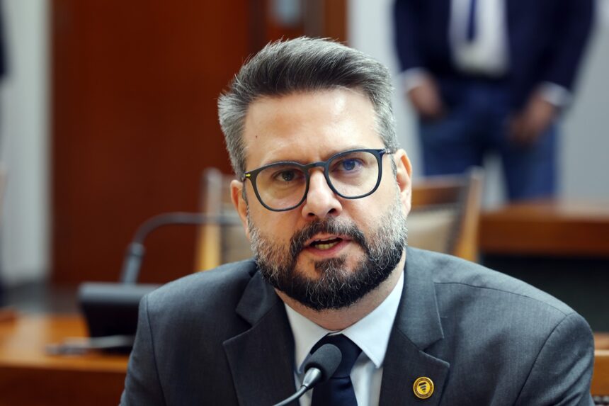 enfrentamento-a-violencia-politica-contra-a-mulher-e-aprovado-na-aleto