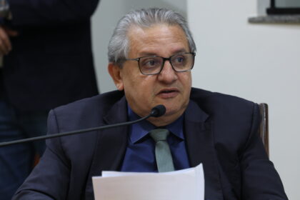 jair-farias-apresenta-anteprojeto-que-propoe-assistencia-odontologica-para-pacientes-internados