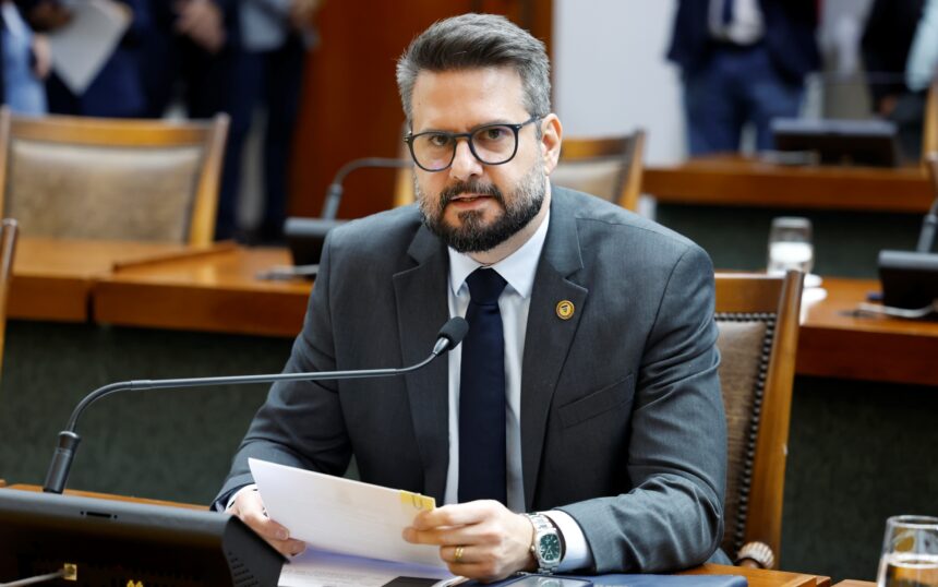 aleto-aprova-projeto-de-enfrentamento-a-violencia-politica-contra-a-mulher