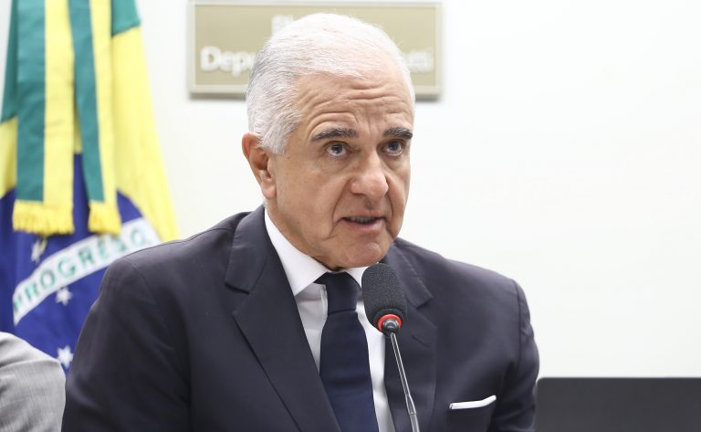 deputado-critica-discrepancia-entre-dados-do-governo-e-do-setor-sobre-pirataria-em-apostas-on-line